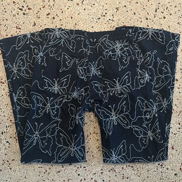 Jaded London low-rise boyfriend fit denim jeans in embossed butterfly size W25 - Picture 9 of 9